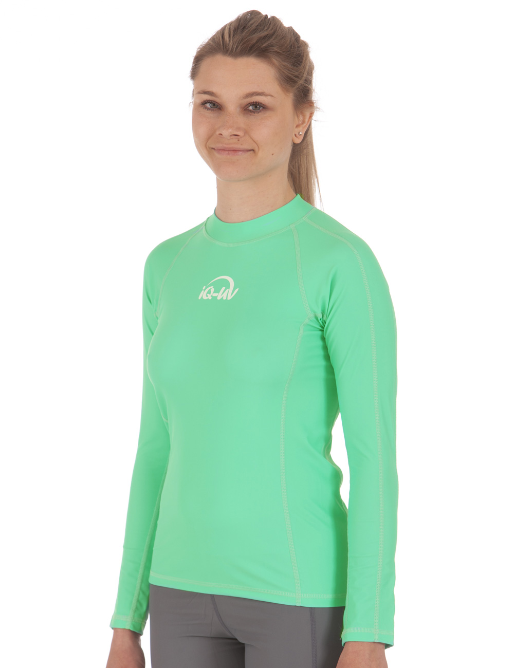 UV Schutz Shirt Damen langarm UV Schutzfaktor grün angezogen
