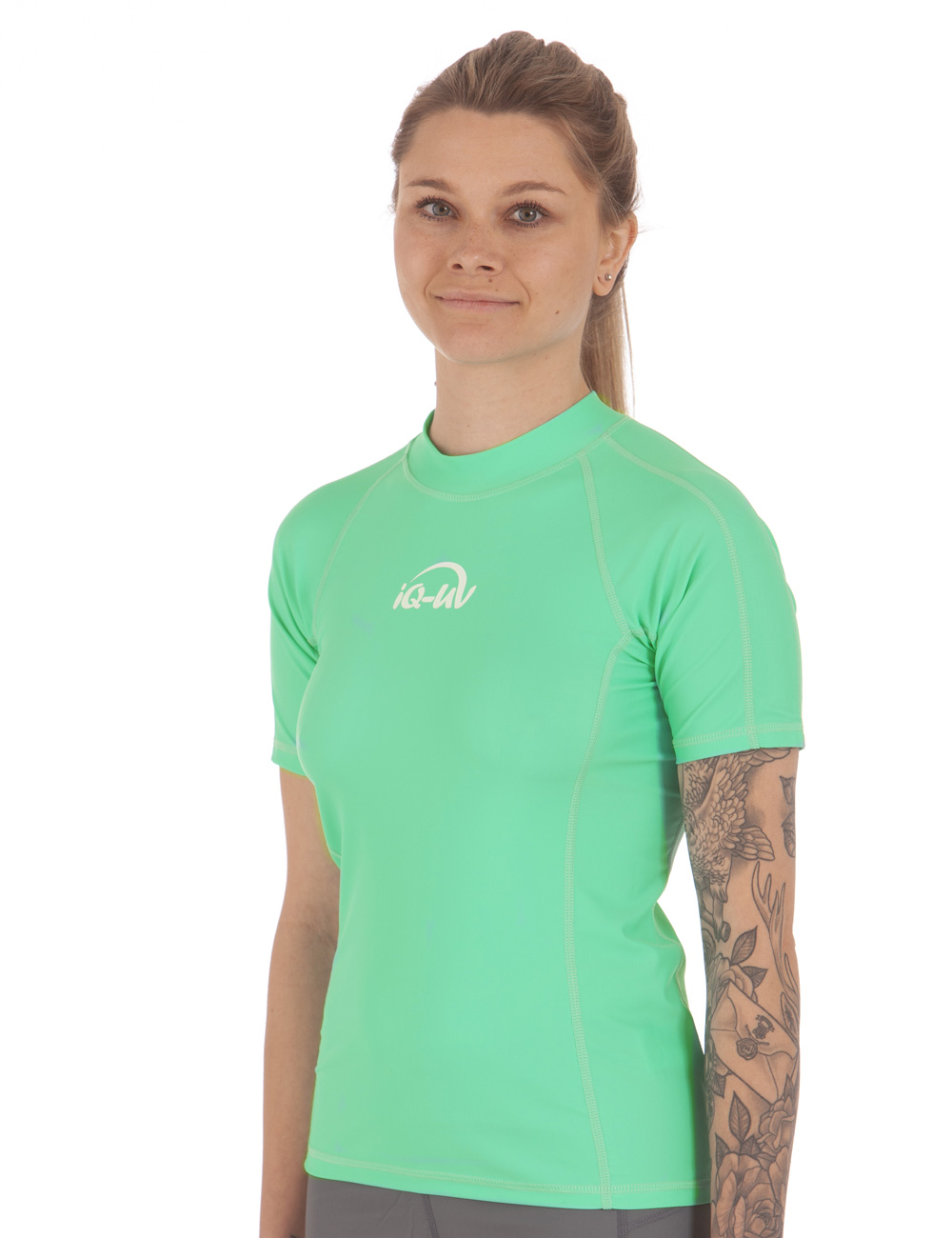 UV rashguard Shirt UV grün angezogen
