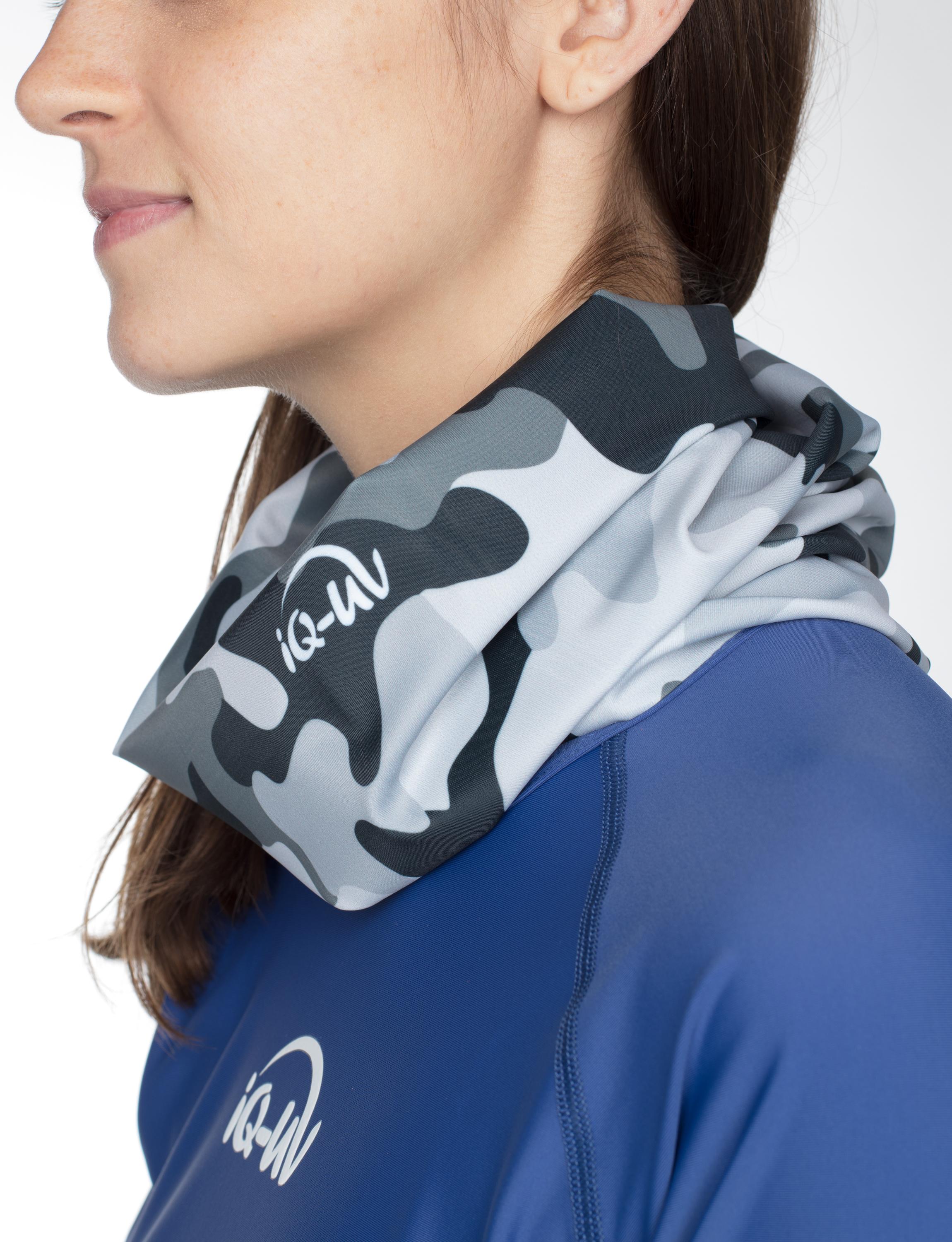 Multifunktionstuch mit UV Schutz Camouflage grau am Hals