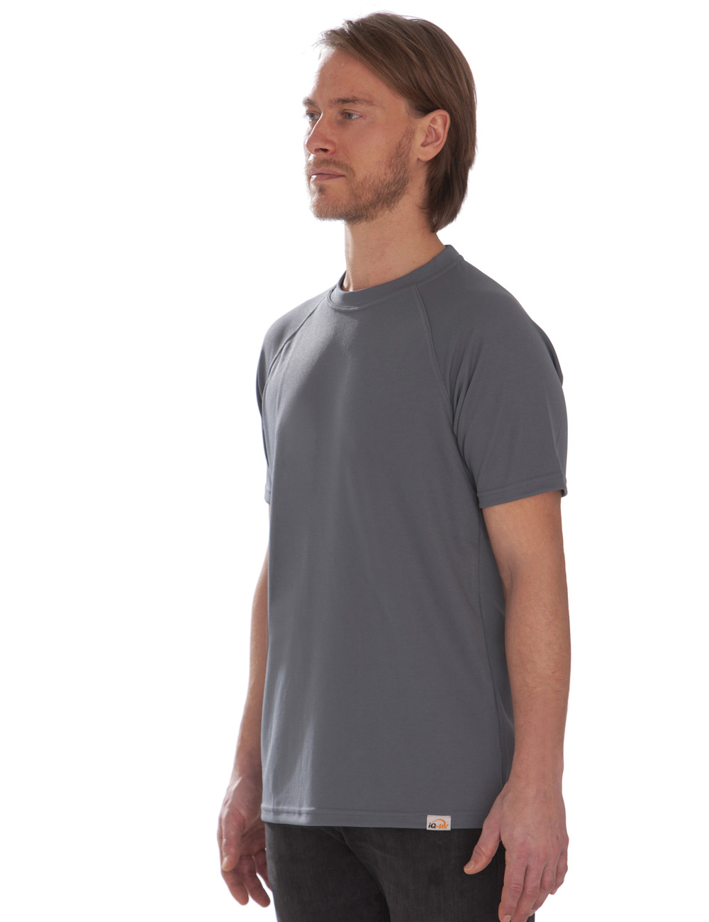 UV T-Shirt für Herren Outdoor Rundhals grau angezogen