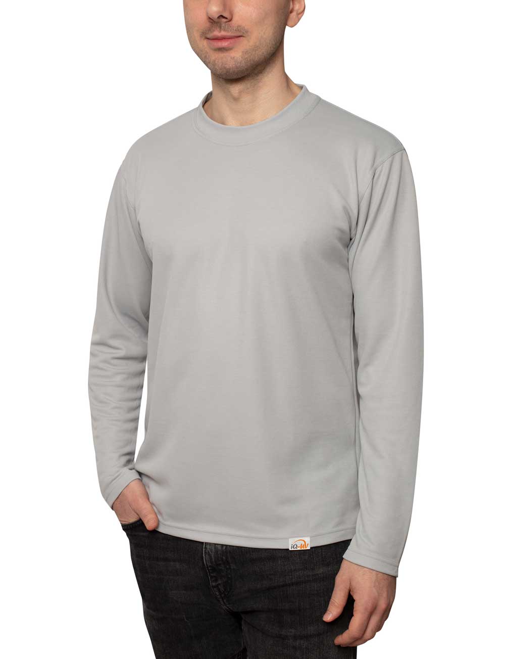 LSF 50+ Shirt für Herren langarm grau outdoor angezogen